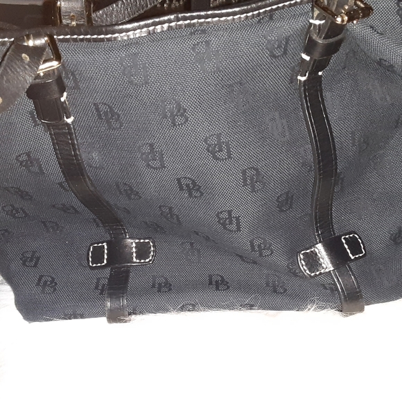 Dooney and borke - Picture 1 of 5